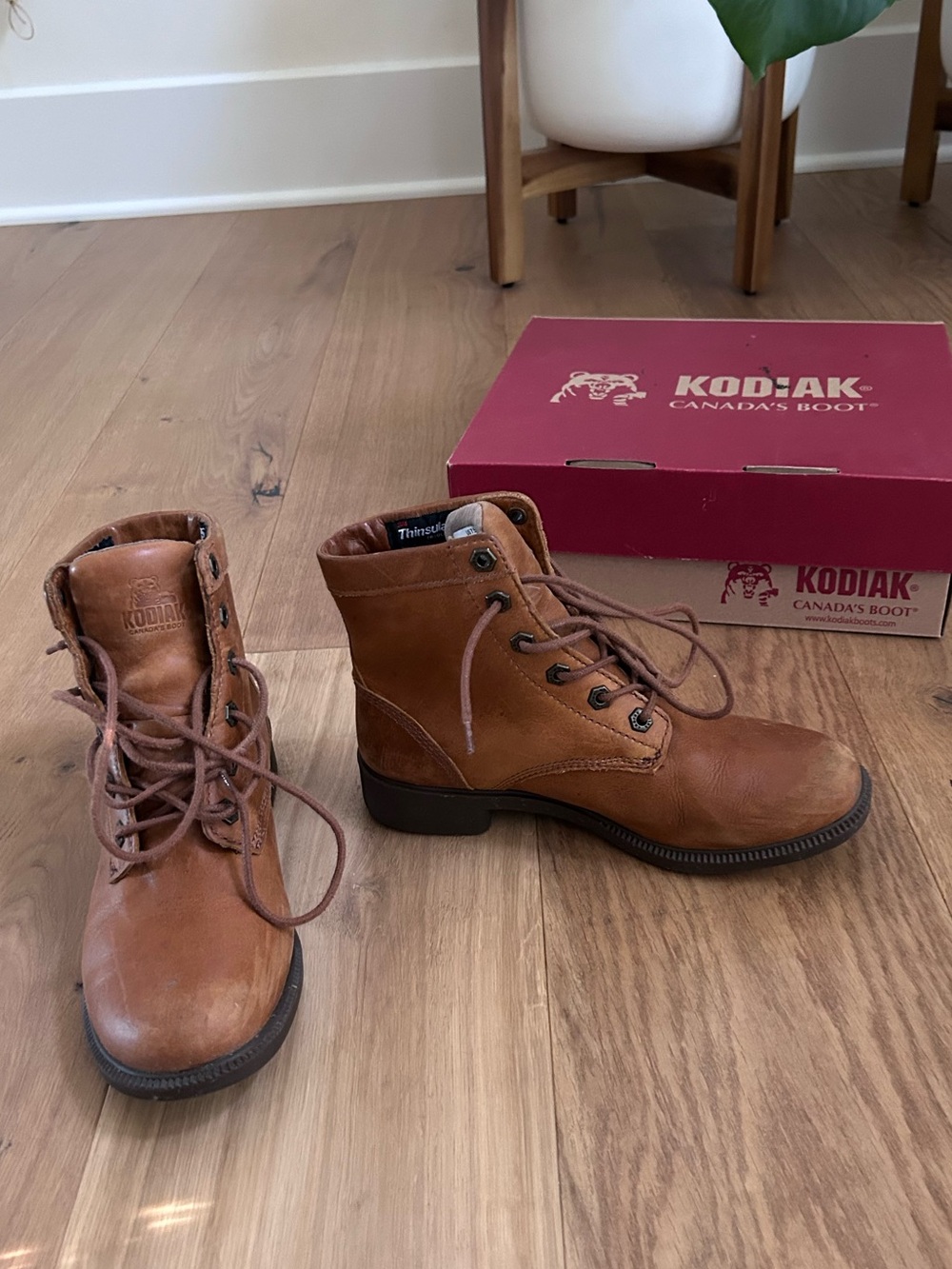 Kodiak Tan Leather Lace-Up Ankle Boots